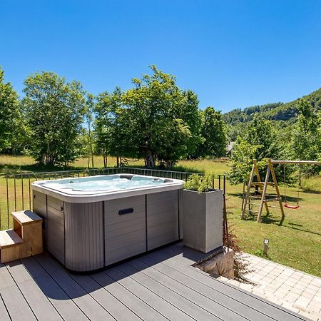 Modern Alpine Monsalbius Chalet Baske Ostarije المظهر الخارجي الصورة