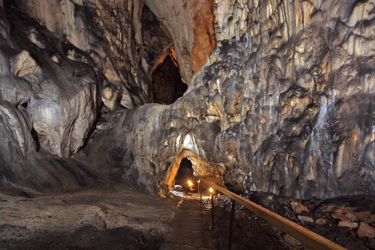Modern Alpine Monsalbius Chalet Baske Ostarije المظهر الخارجي الصورة