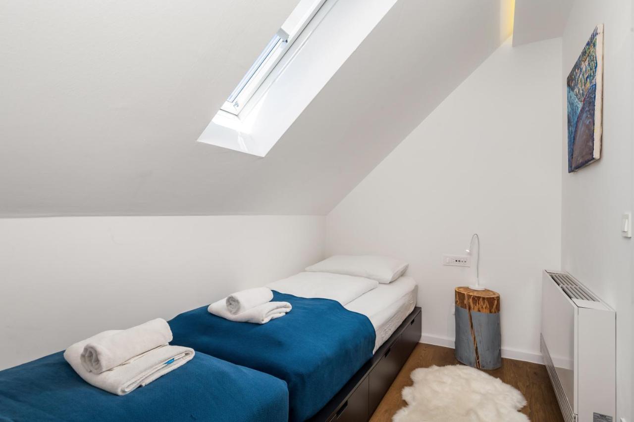 Modern Alpine Monsalbius Chalet Baske Ostarije المظهر الخارجي الصورة