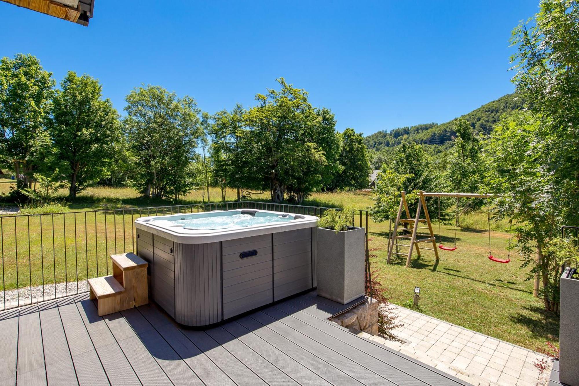 Modern Alpine Monsalbius Chalet Baske Ostarije المظهر الخارجي الصورة